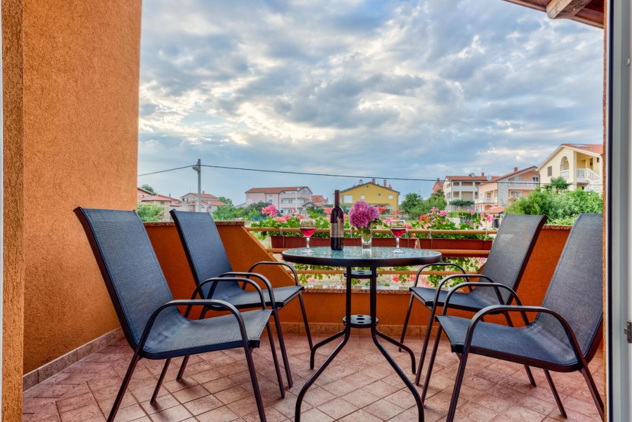 Apartments Contessa Novigrad  Exterior photo